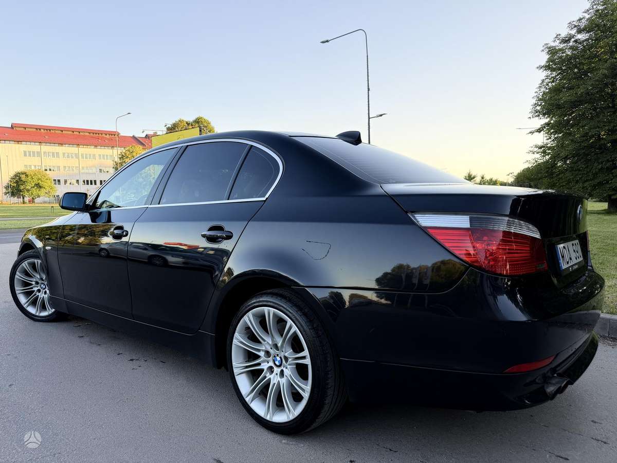 BMW 525, 2.5 l., Седан