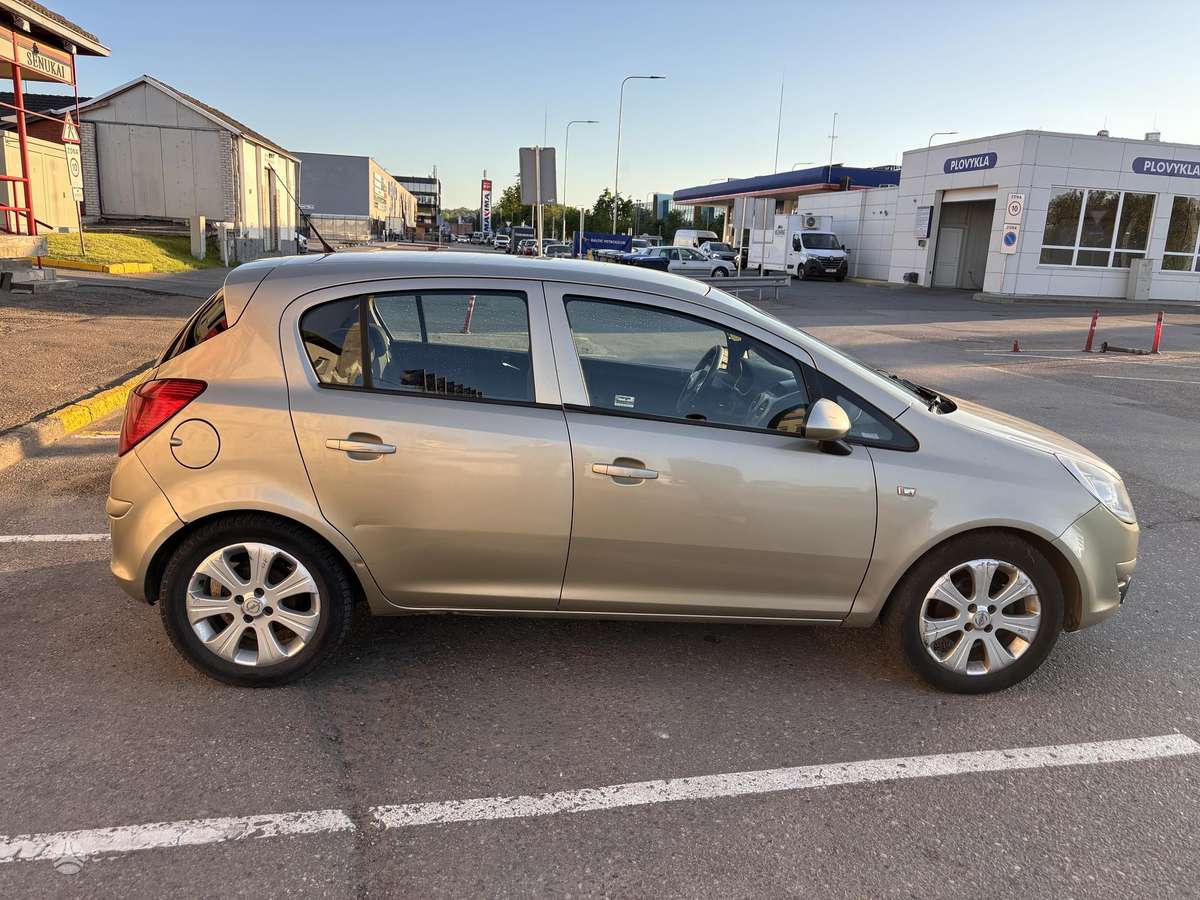 Opel Corsa, 1.3 l., Хэтчбек