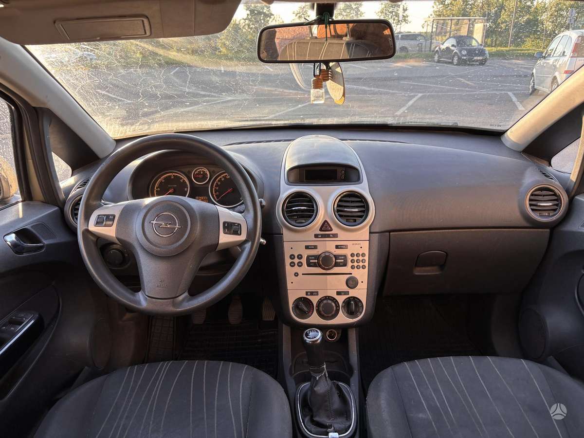 Opel Corsa, 1.3 l., Хэтчбек