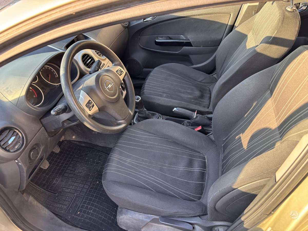 Opel Corsa, 1.3 l., Хэтчбек