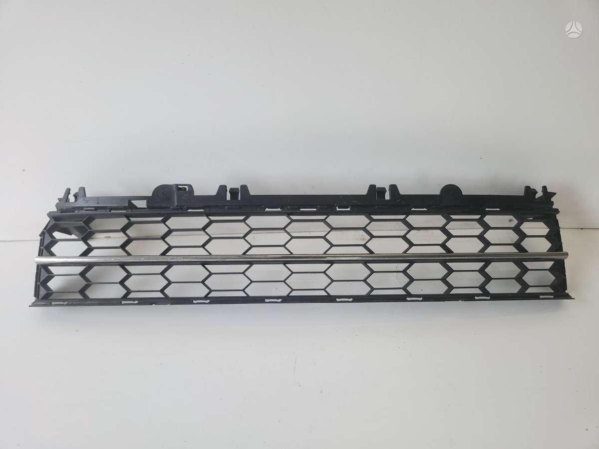 Skoda Superb, 3V0 853 677 A, front grill