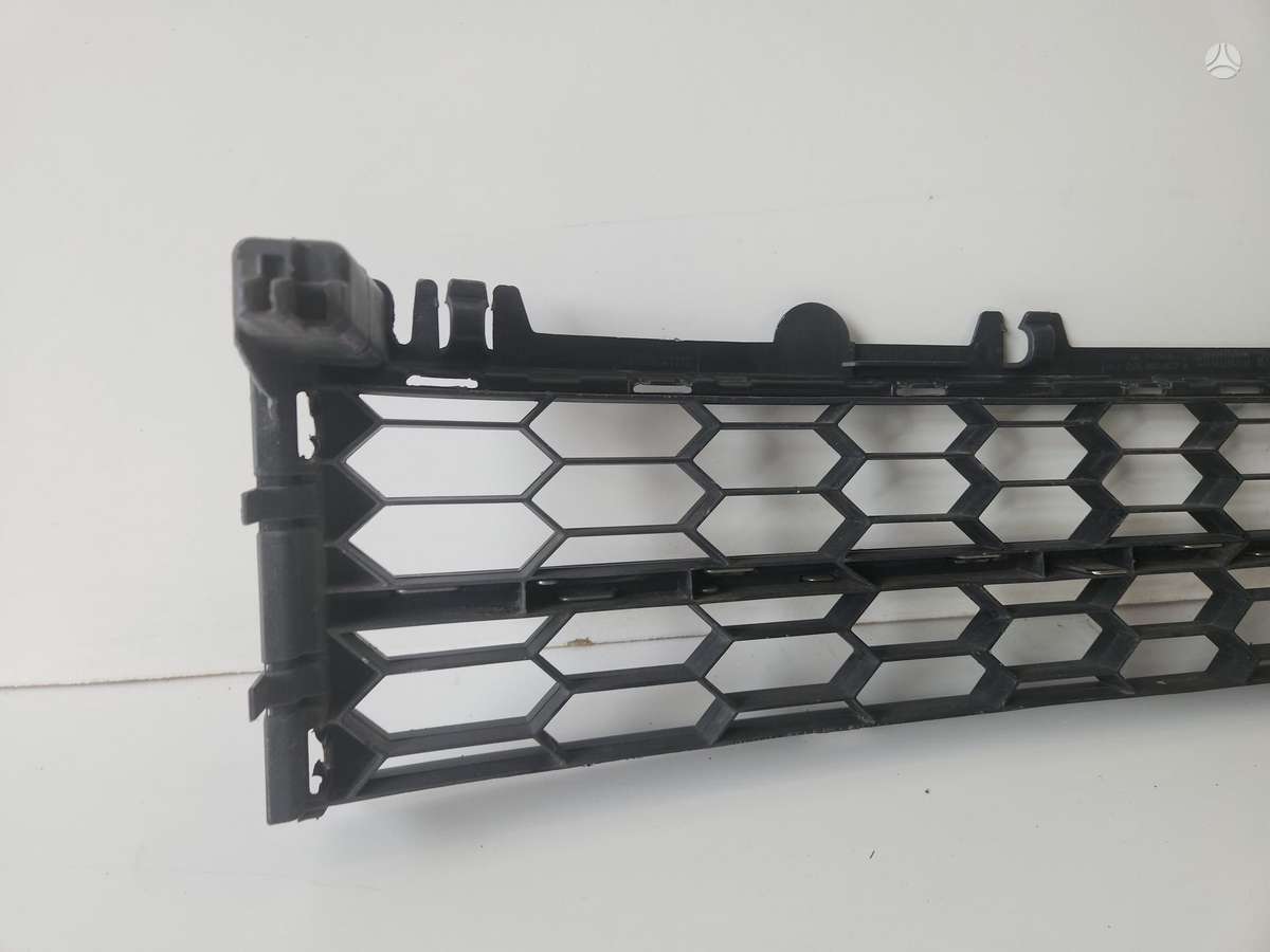 Skoda Superb, 3V0 853 677 A, front grill
