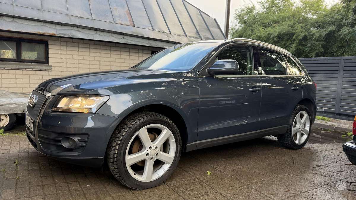 Audi Q5, 2.0 l., Минивэн