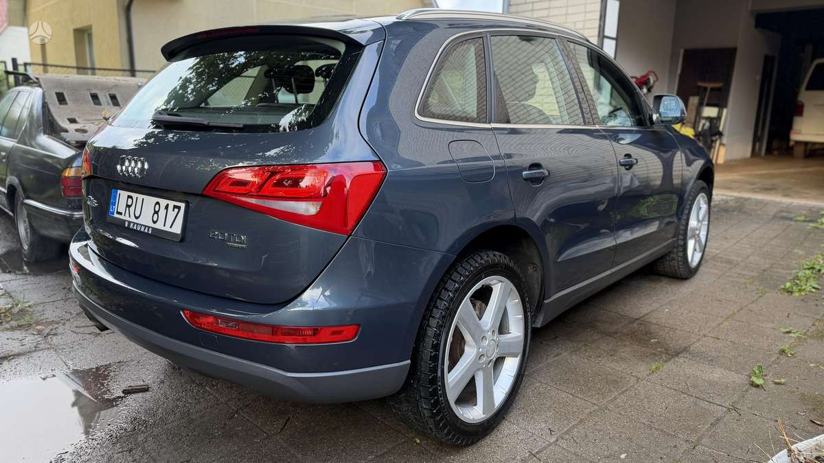 Audi Q5, 2.0 l., Минивэн
