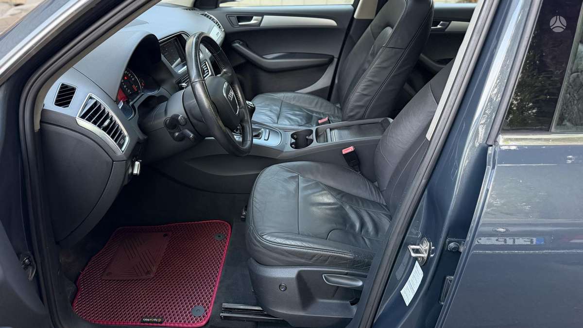 Audi Q5, 2.0 l., Минивэн