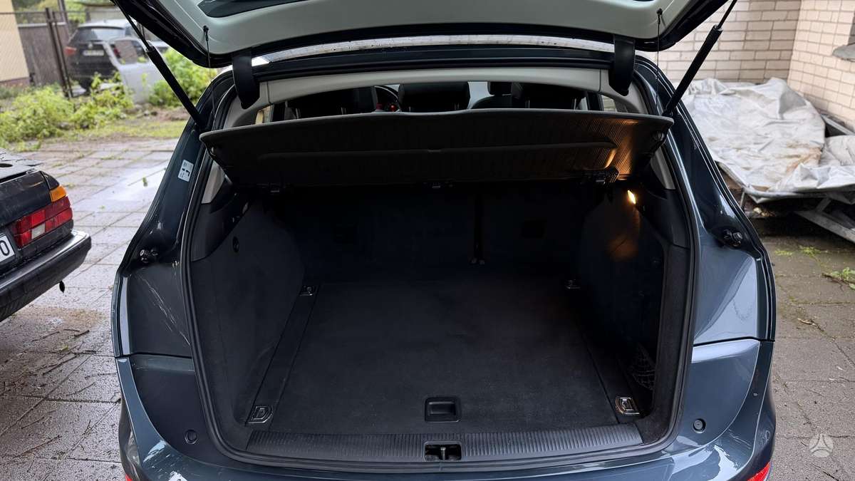 Audi Q5, 2.0 l., Минивэн