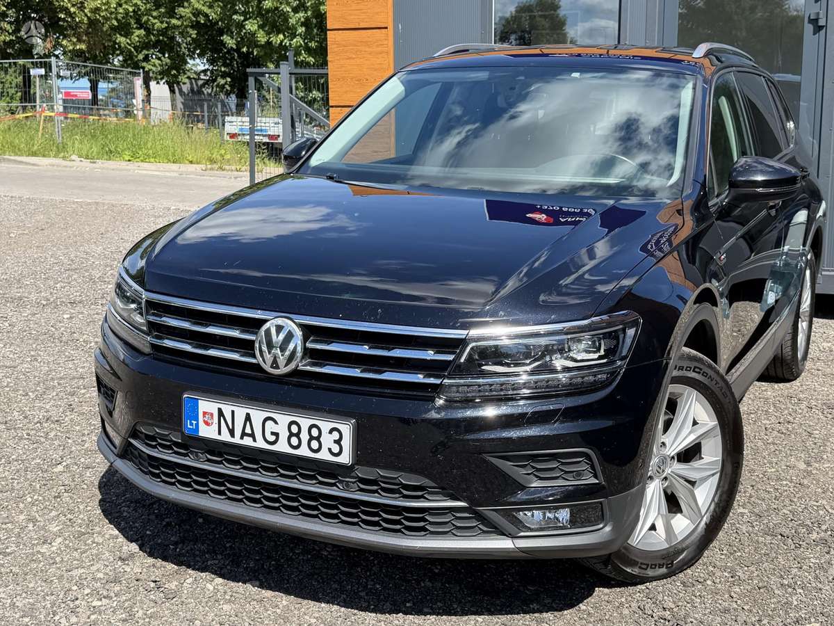Volkswagen Tiguan - 1