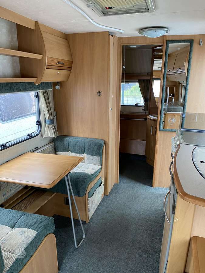 Swift Utopia, caravans