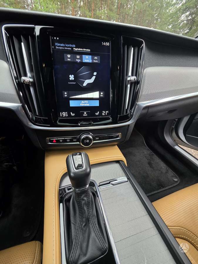 Volvo S90, 2.0 l., Седан