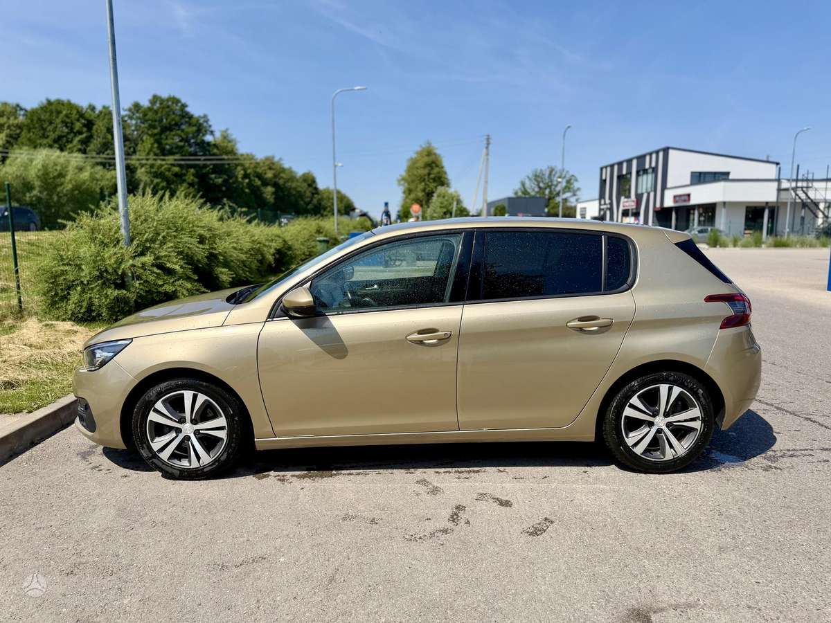 Peugeot 308, 1.2 l., hatchback