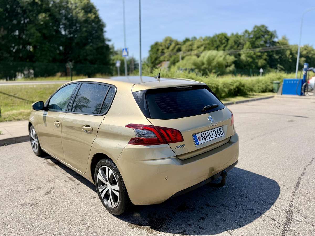 Peugeot 308, 1.2 l., hatchback