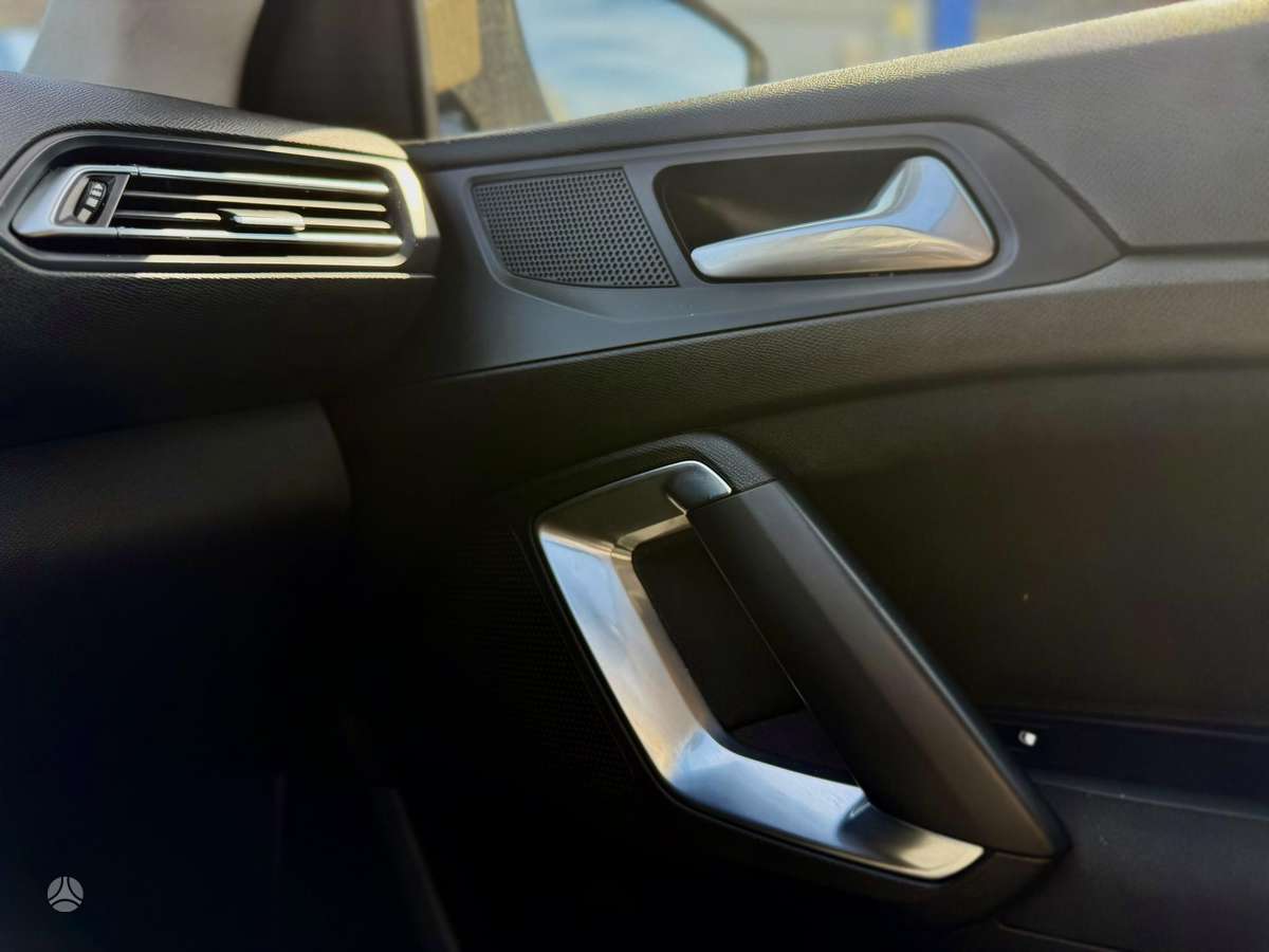 Peugeot 308, 1.2 l., Хэтчбек