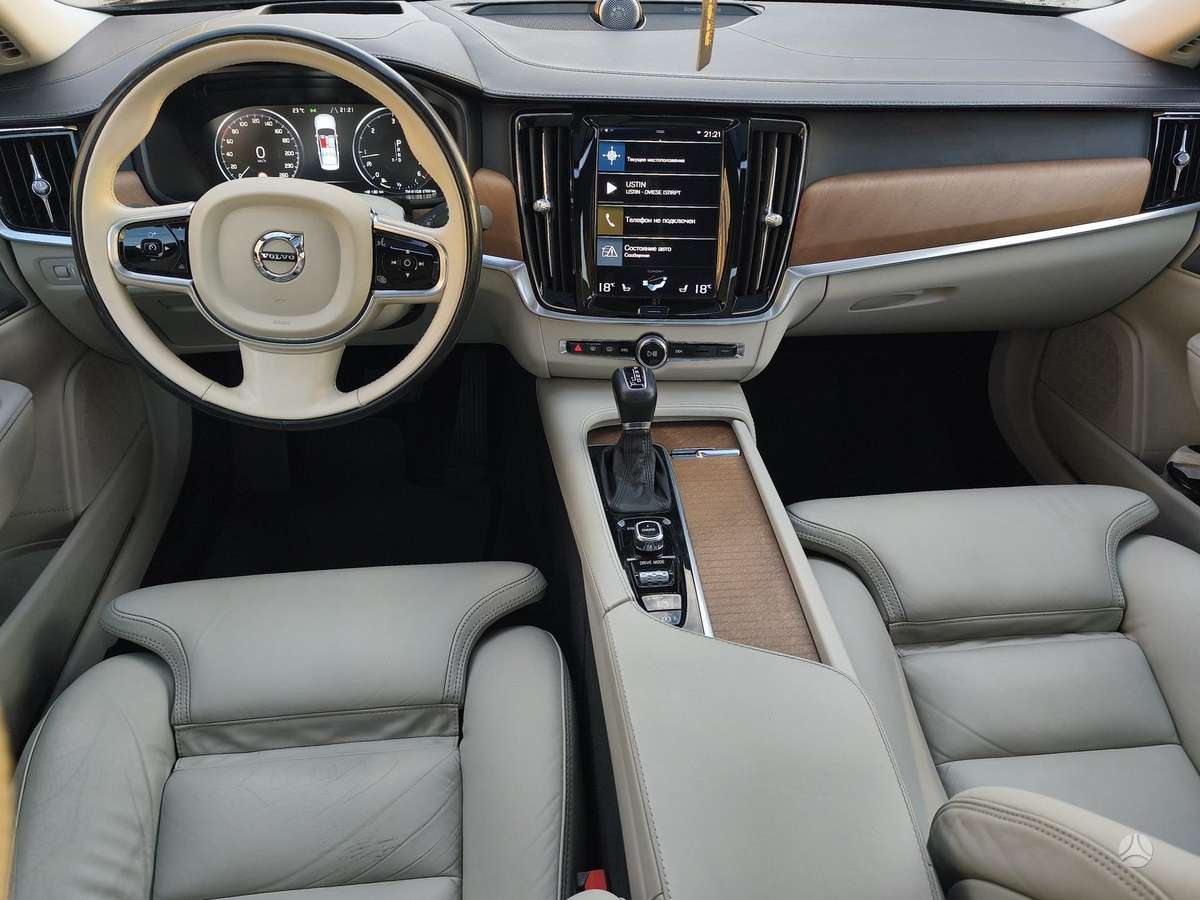 Volvo S90, 2.0 l., Седан