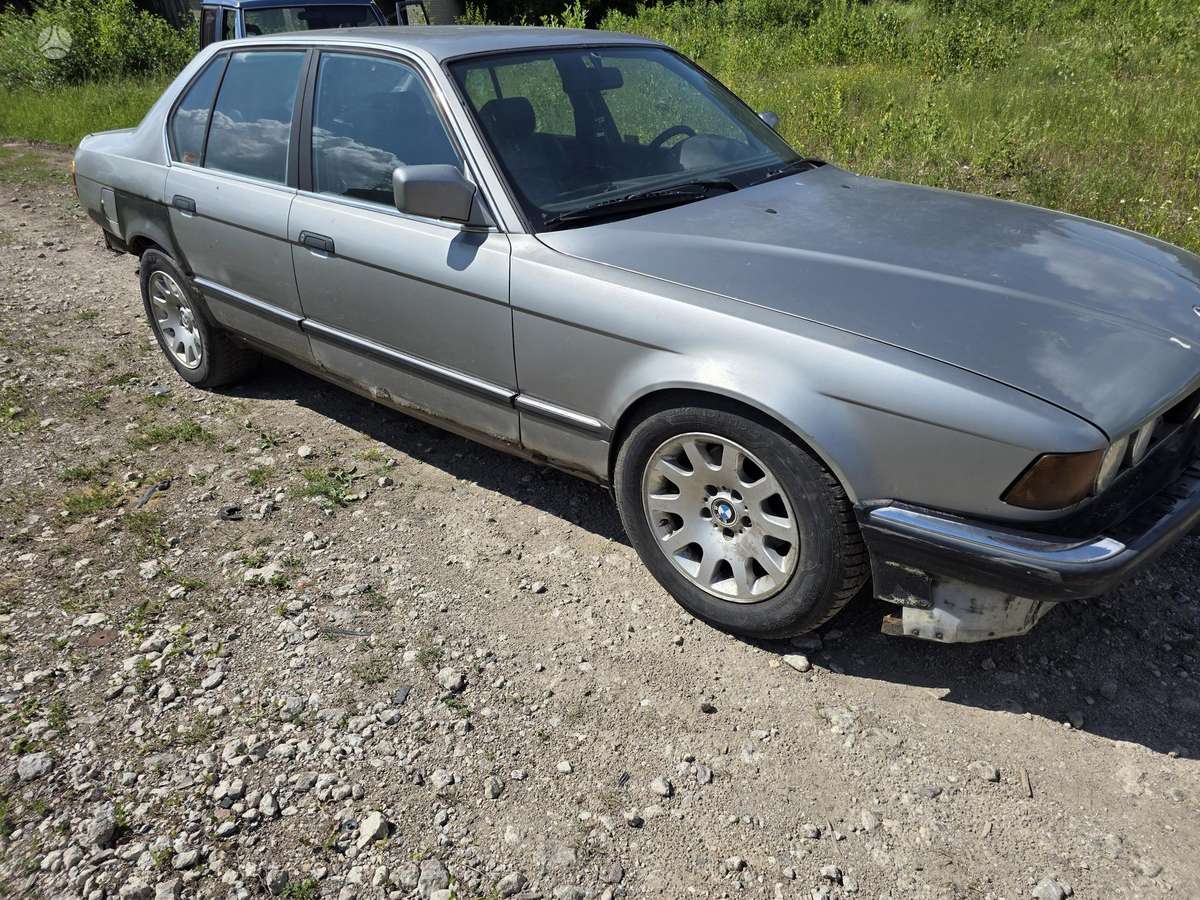 BMW 730
