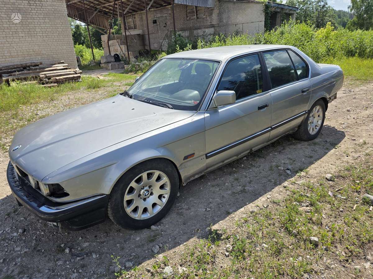 BMW 730