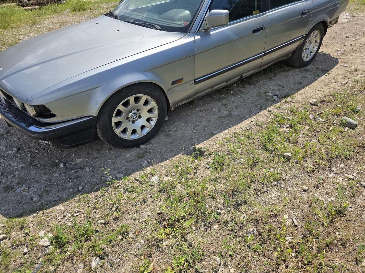 BMW 730