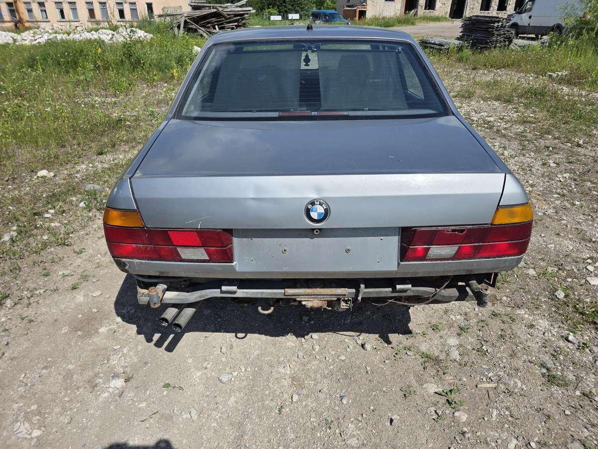 BMW 730