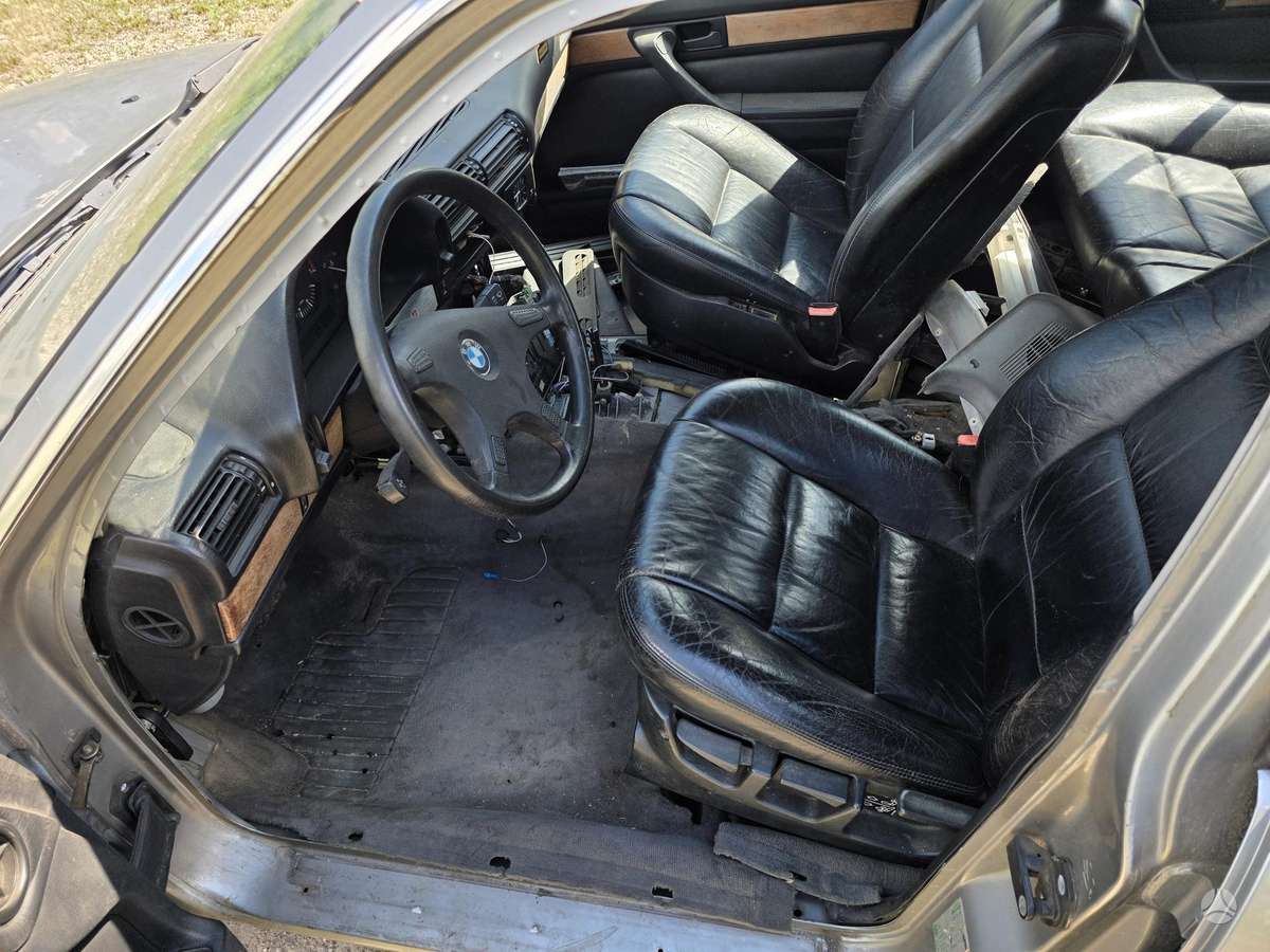BMW 730