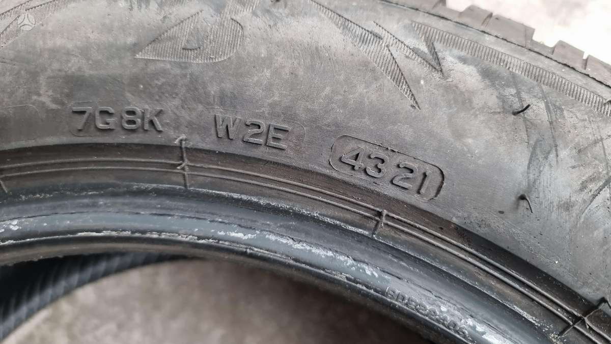 Bridgestone Blizzak LM 005, winter 205/55 R16