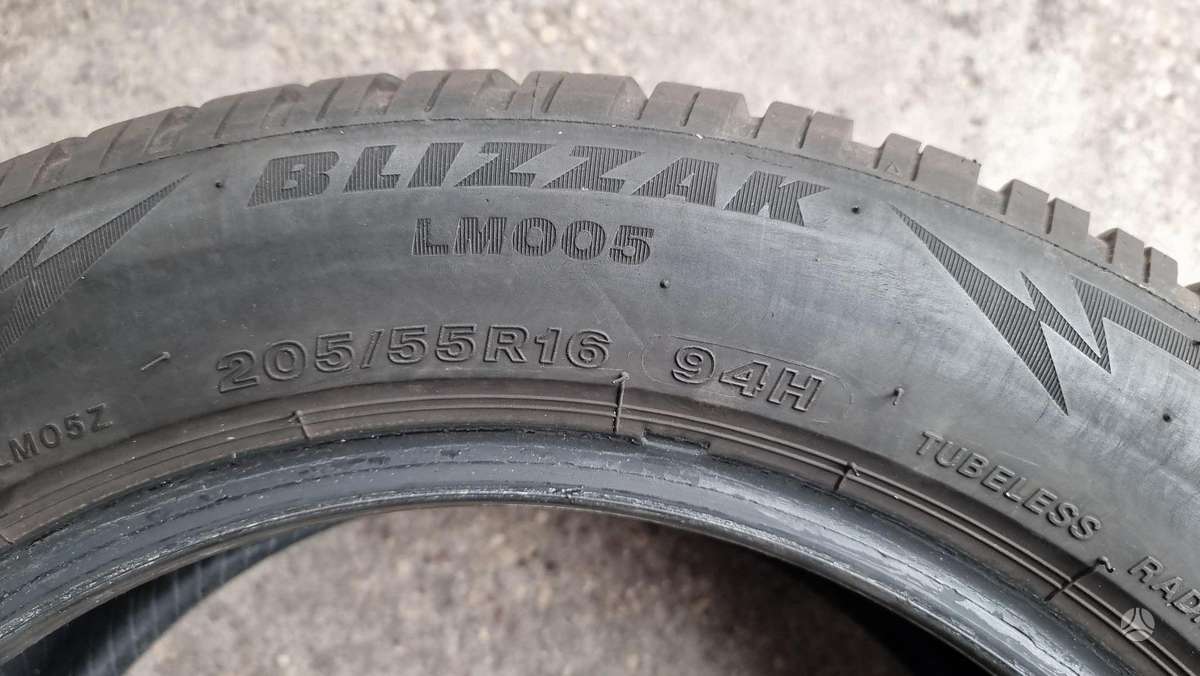 Bridgestone Blizzak LM 005, winter 205/55 R16