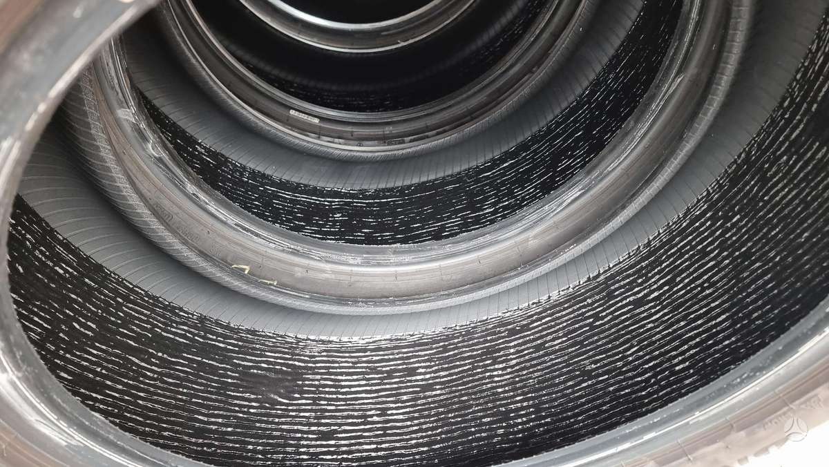 Bridgestone Blizzak LM 005, winter 255/50 R19