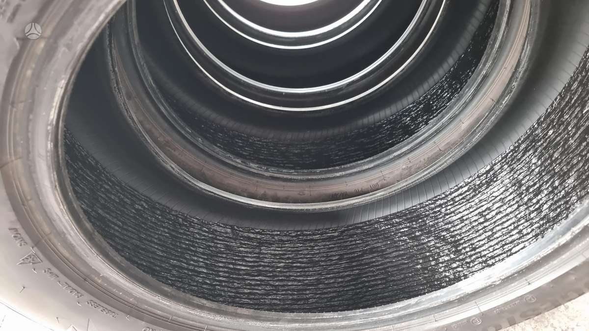 Bridgestone Blizzak LM 005, winter 255/50 R19