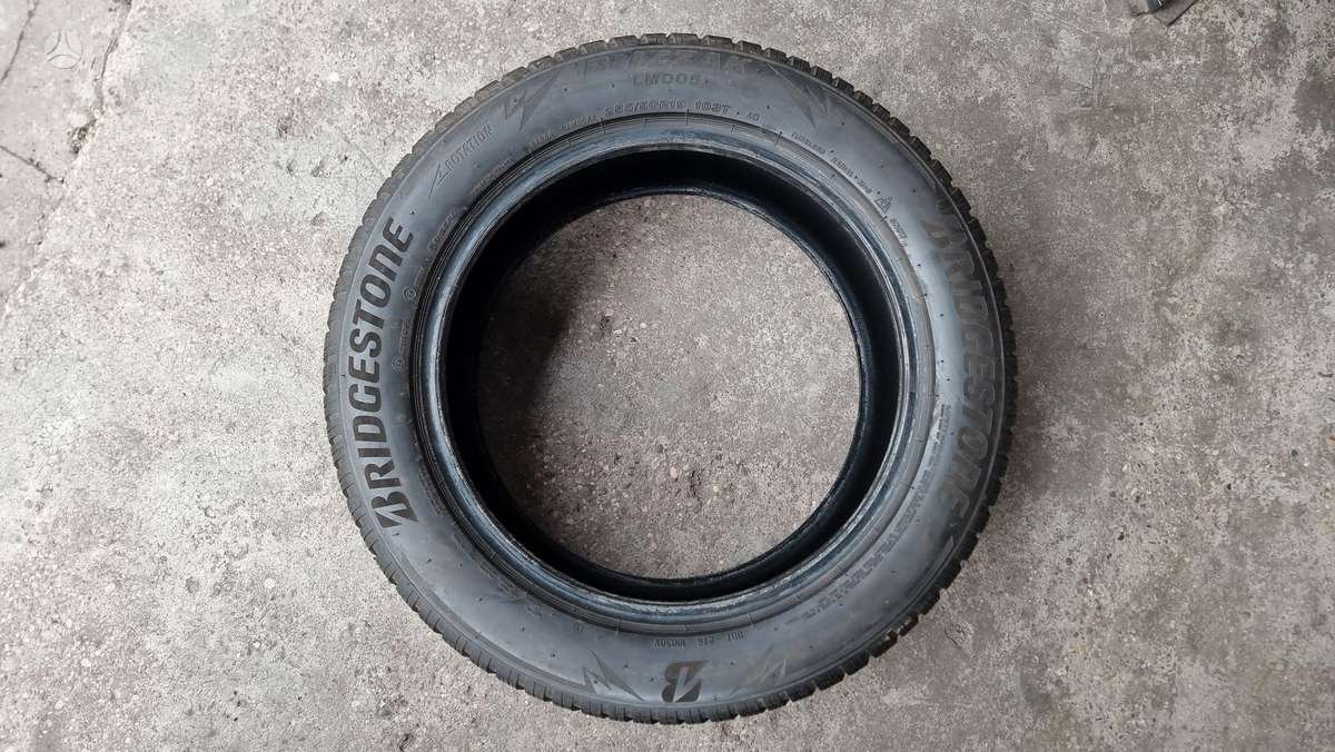 Bridgestone Blizzak LM 005, winter 255/50 R19