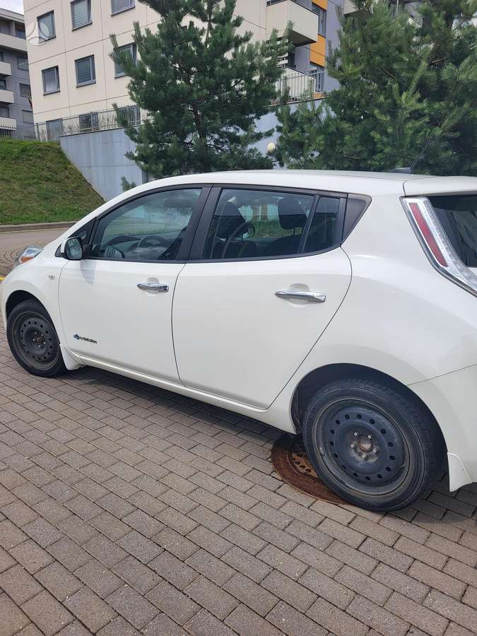 Nissan Leaf, 30 кВт·ч, Хэтчбек