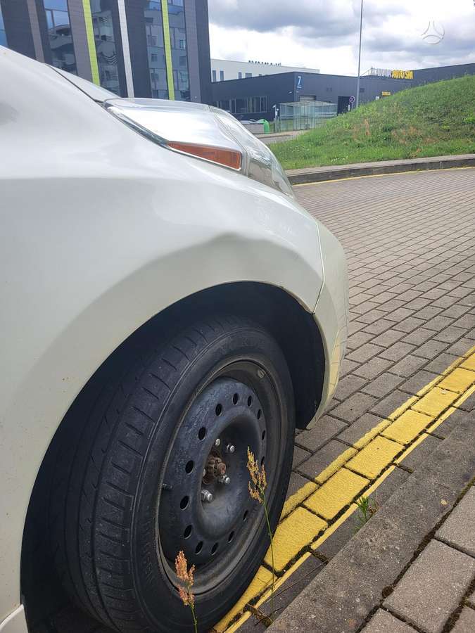 Nissan Leaf, 30 кВт·ч, Хэтчбек