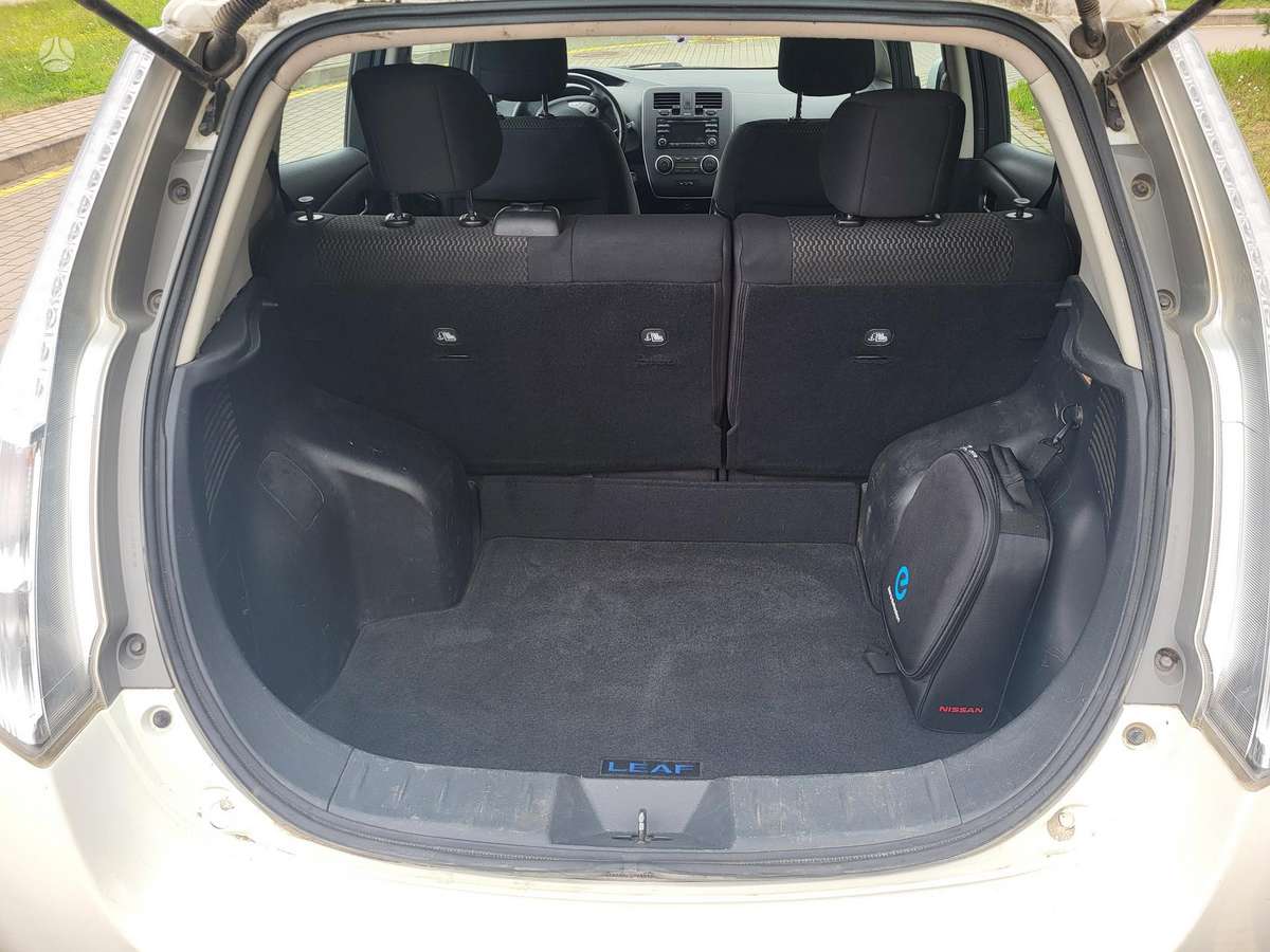 Nissan Leaf, 30 кВт·ч, Хэтчбек