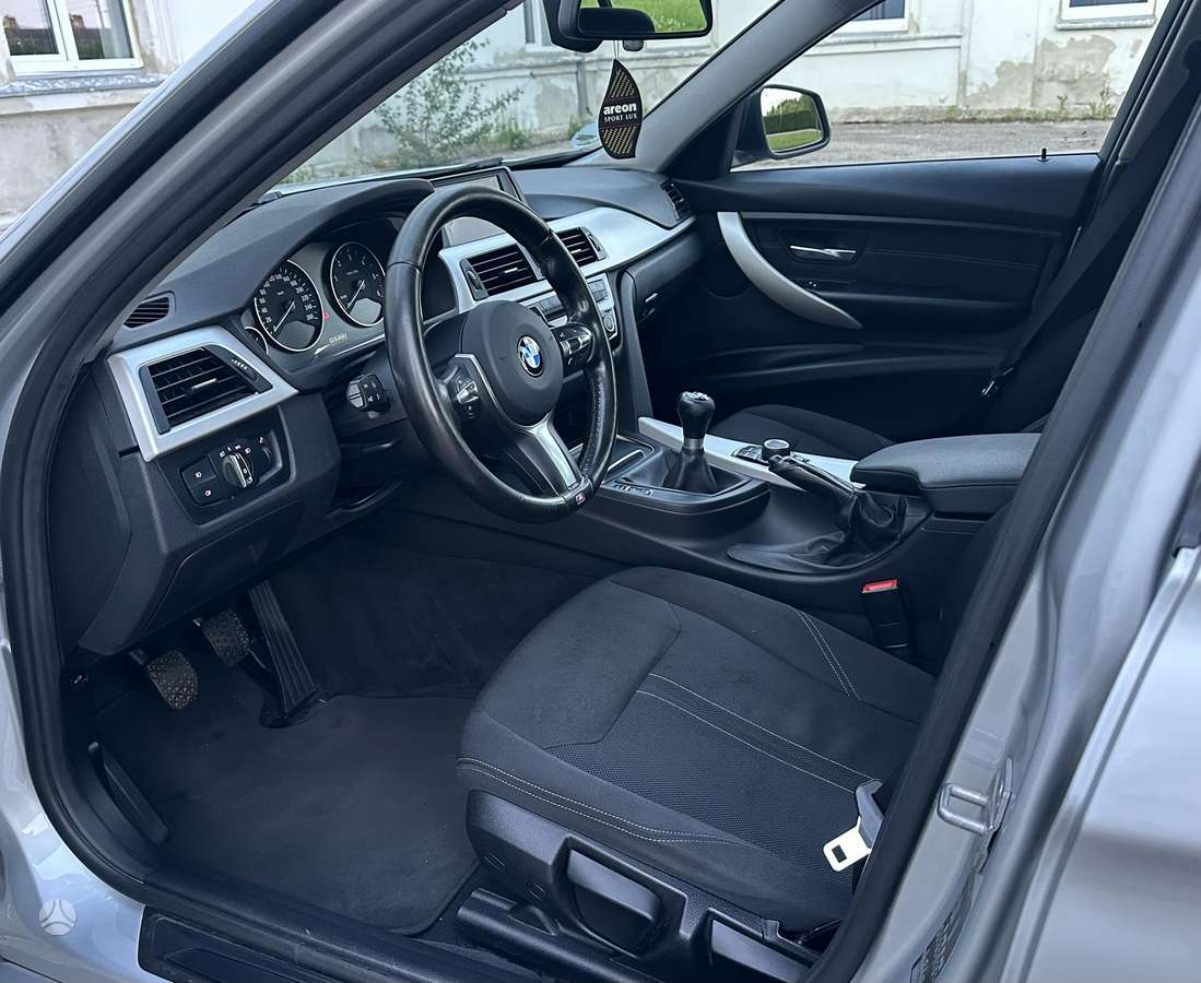 BMW 318, 2.0 l., universalas