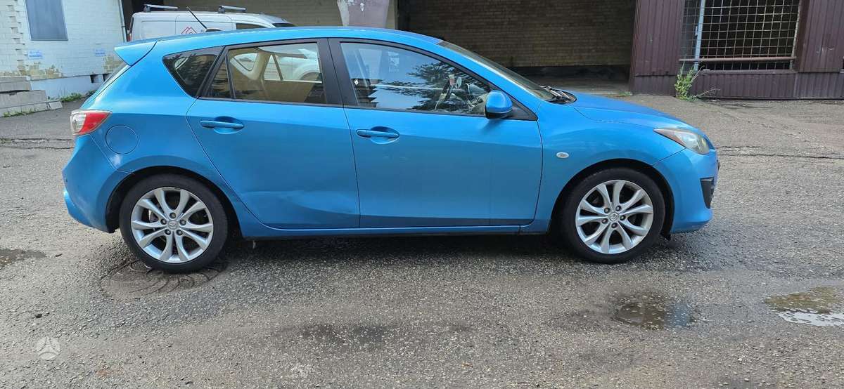 Mazda 3, 1.6 l., hatchback