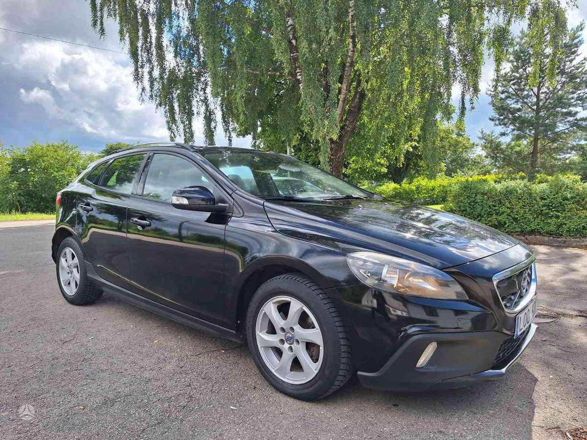 Volvo V40 Cross Country - 1