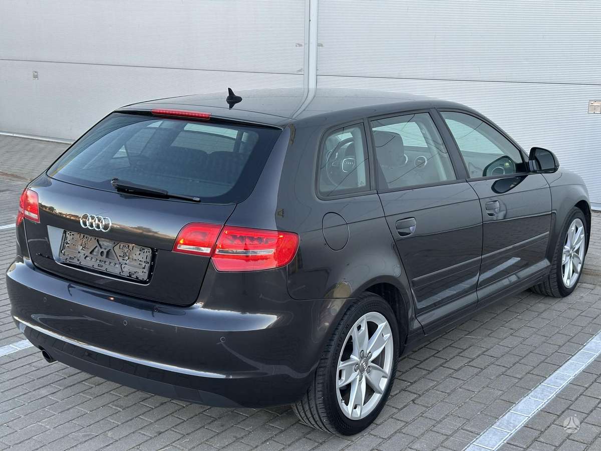 Audi A3, 1.6 l., hatchback
