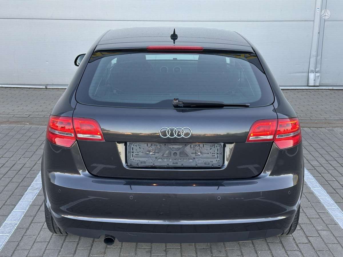Audi A3, 1.6 l., hatchback