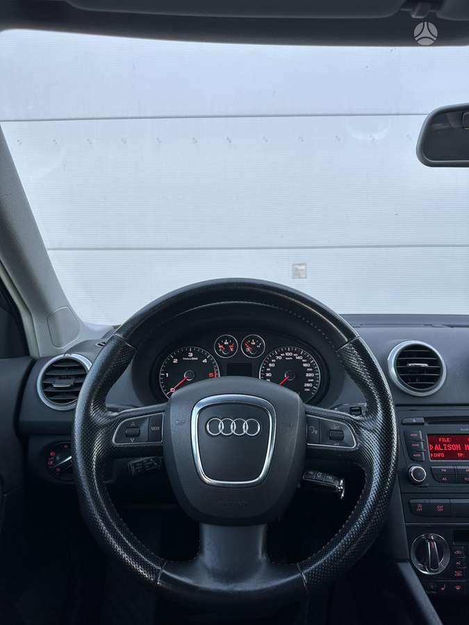 Audi A3, 1.6 l., hatchback