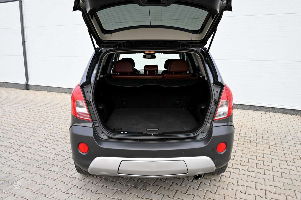 Opel Antara, 2.2 l., off-road / crossover