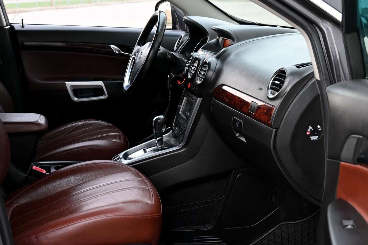 Opel Antara, 2.2 l., Внедорожник / Кроссовер