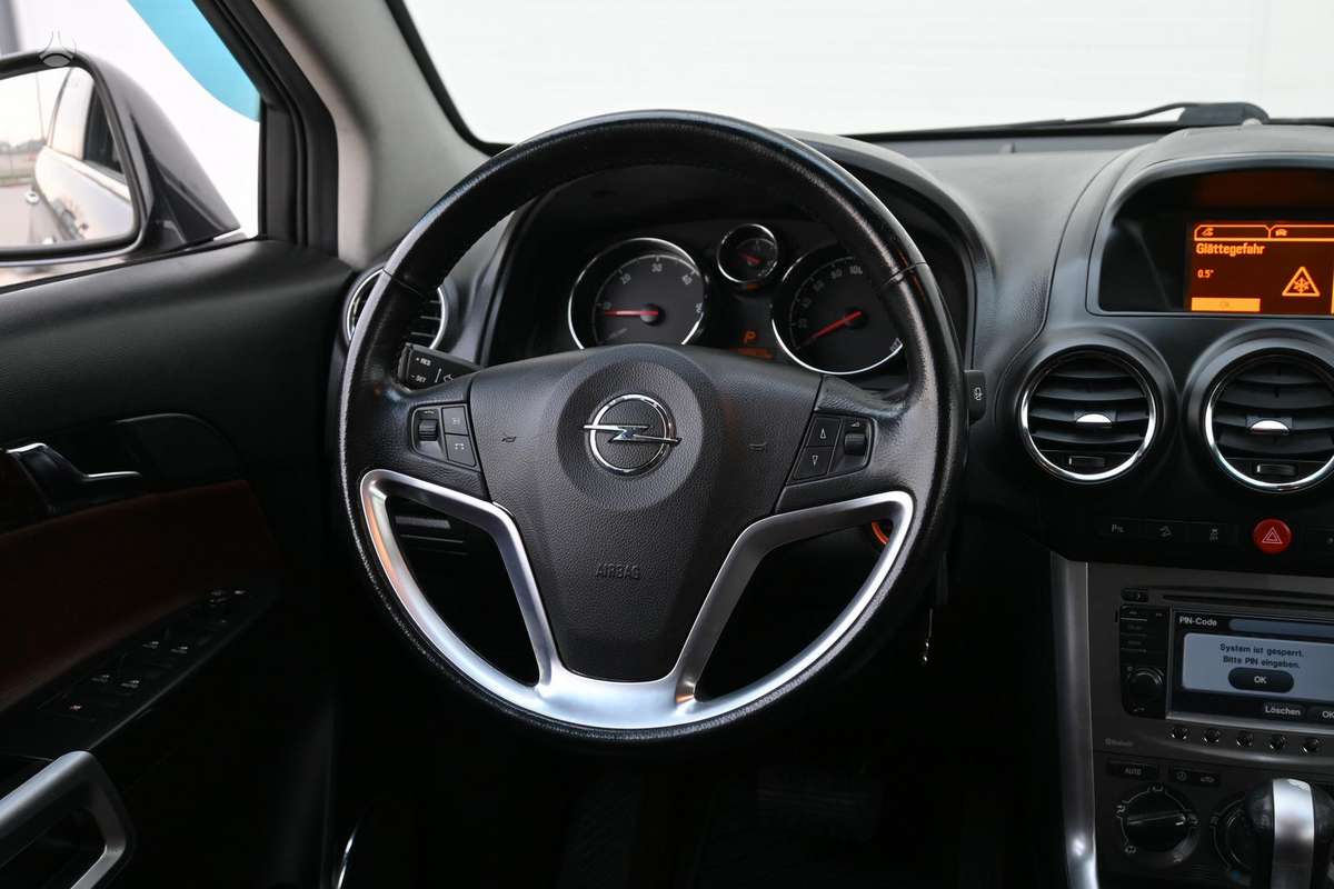 Opel Antara, 2.2 l., Внедорожник / Кроссовер