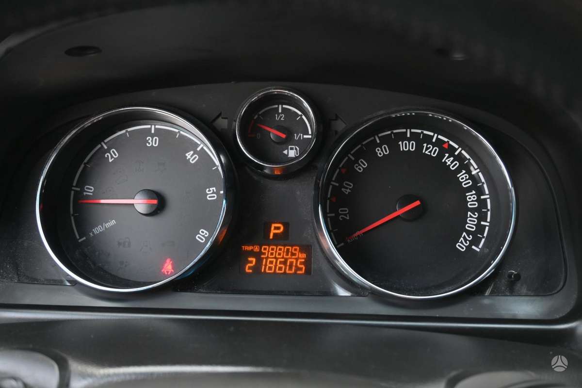 Opel Antara, 2.2 l., Внедорожник / Кроссовер