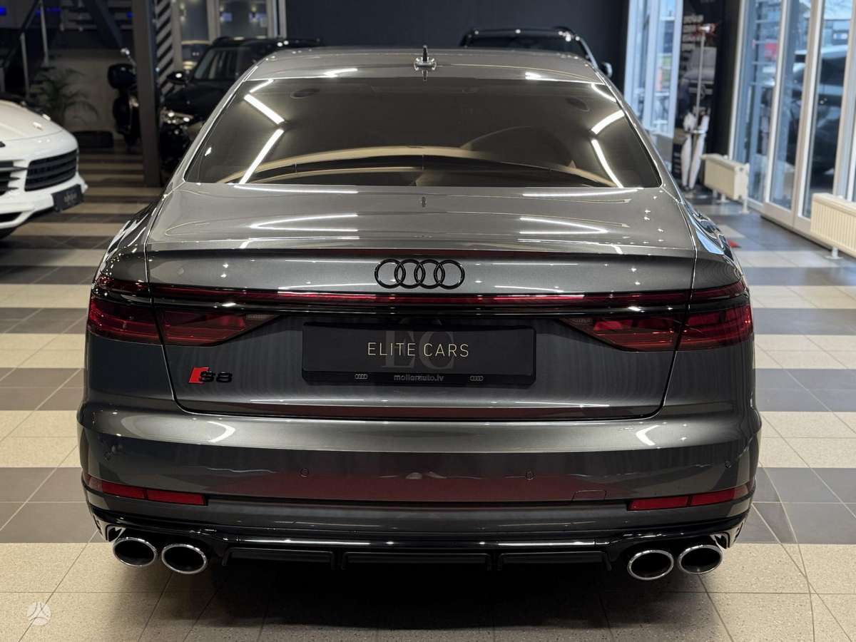 Audi S8, 4.0 l., sedanas