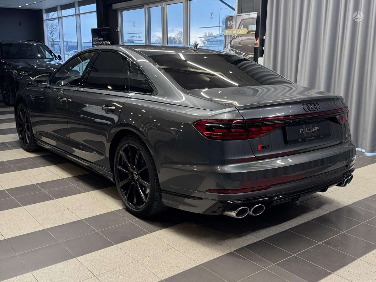 Audi S8, 4.0 l., sedanas