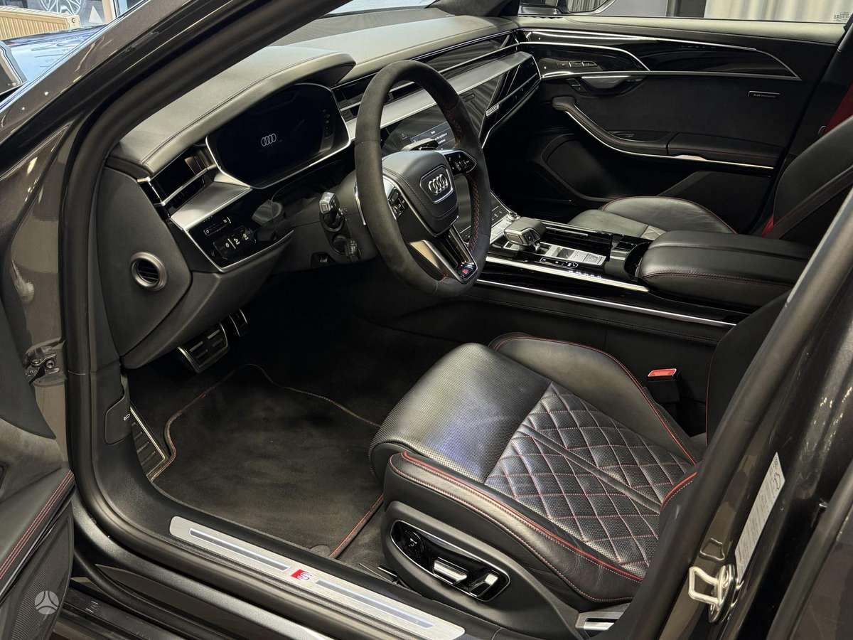 Audi S8, 4.0 l., sedanas