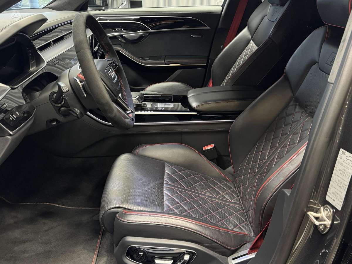 Audi S8, 4.0 l., sedanas