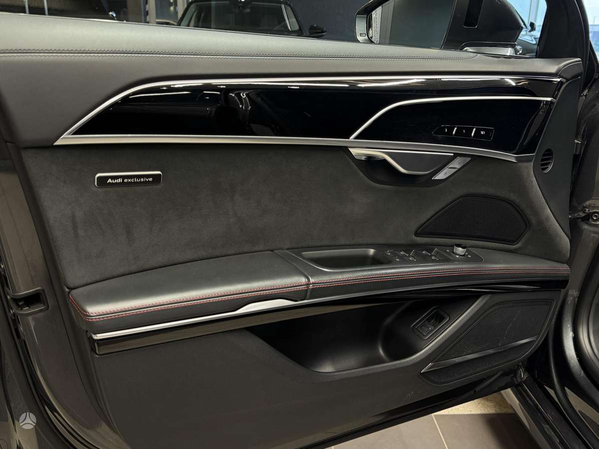 Audi S8, 4.0 l., sedanas