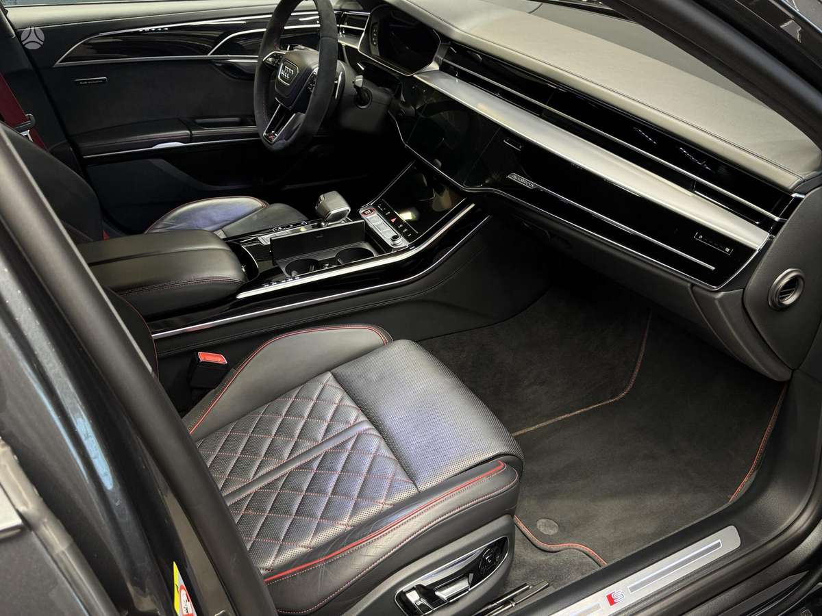 Audi S8, 4.0 l., Седан