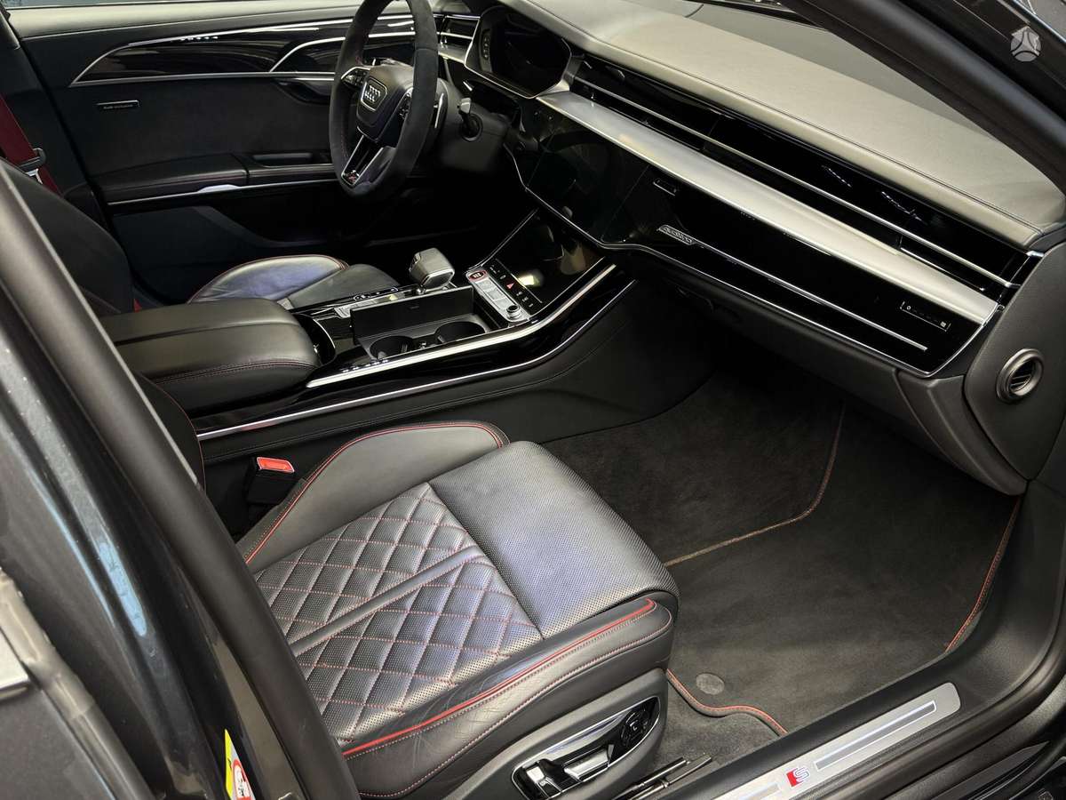 Audi S8, 4.0 l., sedanas