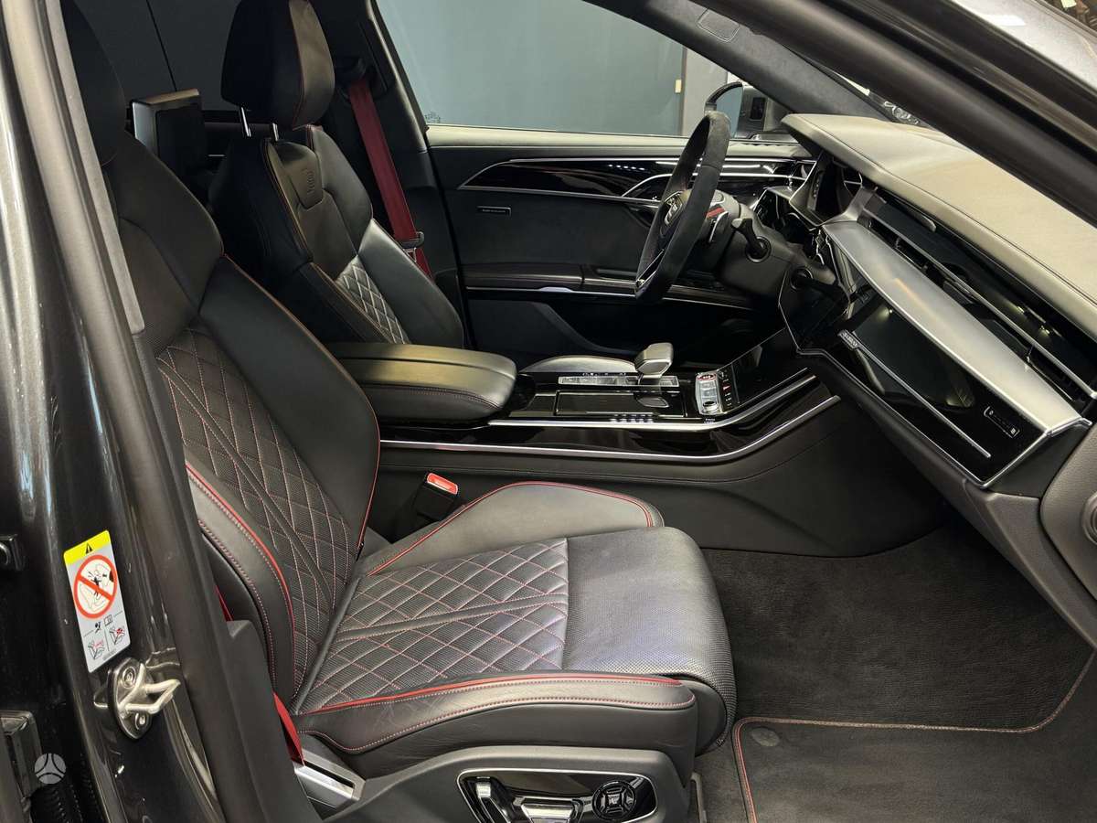 Audi S8, 4.0 l., sedanas