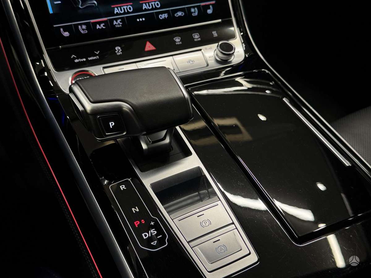 Audi S8, 4.0 l., sedanas