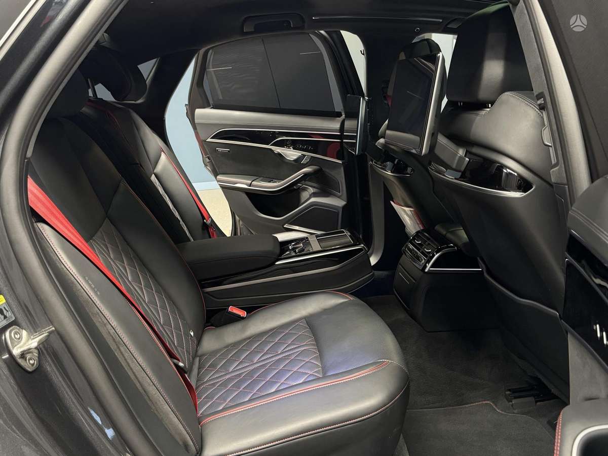 Audi S8, 4.0 l., sedanas